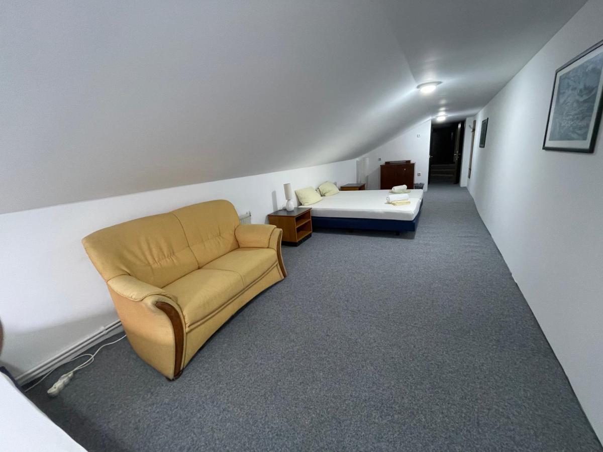 Z House Appartamento Sibiu Esterno foto